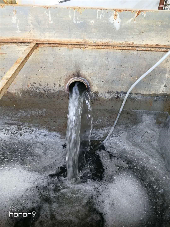 疊螺式污泥脫水機現場調試出泥效果